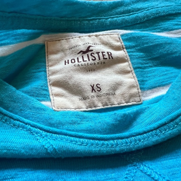 Hollister Quarter Sleeve Tee - Picture 2 of 5